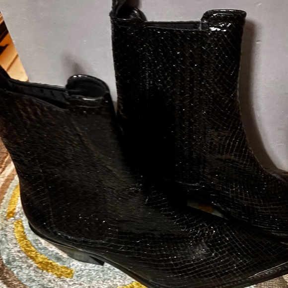 Lola Cruz Aurel Ankle Boots Black Sz 41 Pull On Pointed Toe with Silver Details - Picture 11 of 14